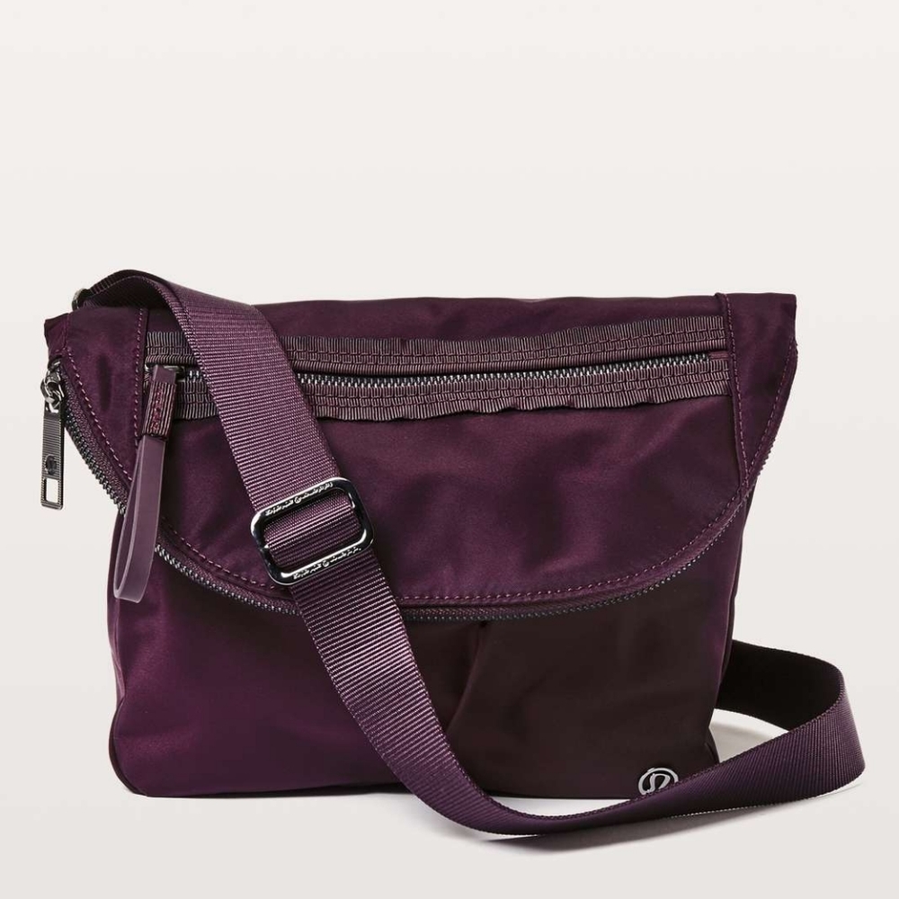 Lululemon festival bag